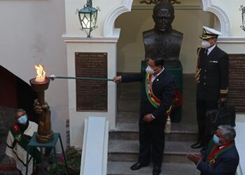 Luis Arce, 212 años de su gesta libertaria Bolivia. Foto EFE.