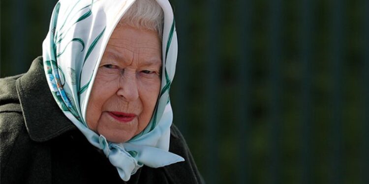 Reina Isabel II en Balmoral. Foto de archivo.