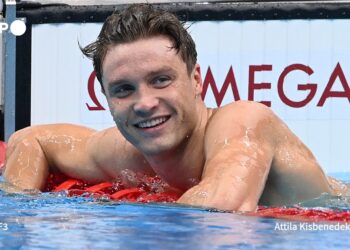 Robert Finke primer oro de la historia de 800 m libre en natación. Foto @AFPespanol