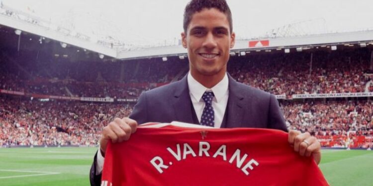 El Manchester United confirma el fichaje de Raphael Varane. Foto agencias.