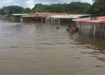 Los desbordamiento de ríos en estado Bolívar. Foto CCN.