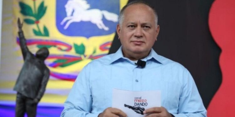 Diosdado Cabello. Foto Con el mazo.