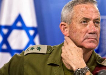 FILE PHOTO: Israeli military chief Lieutenant-General Benny Gantz attends a news conference in Tel Aviv, Israel July 28, 2014. REUTERS/Nir Elias/File Photo