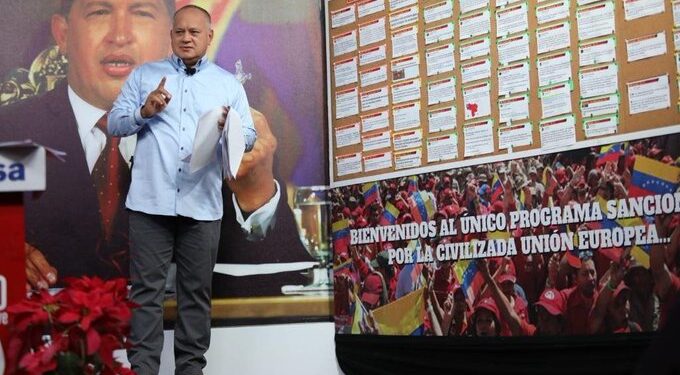 Diosdado Cabello. Foto Con El Mazo.