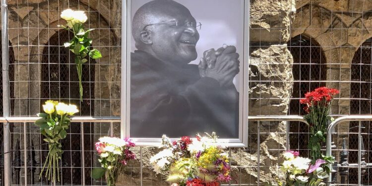 Desmond Tutu (+). Foto agencias.