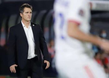 El seleccionador de Paraguay, el argentino Guillermo Barros Schelotto. Foto de archivo.