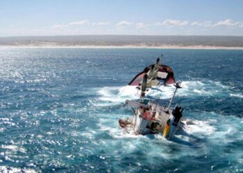 Naufragio de un barco en Madagascar. Foto agencias.