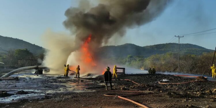 Incendio Naricual Foto: @samiraponte