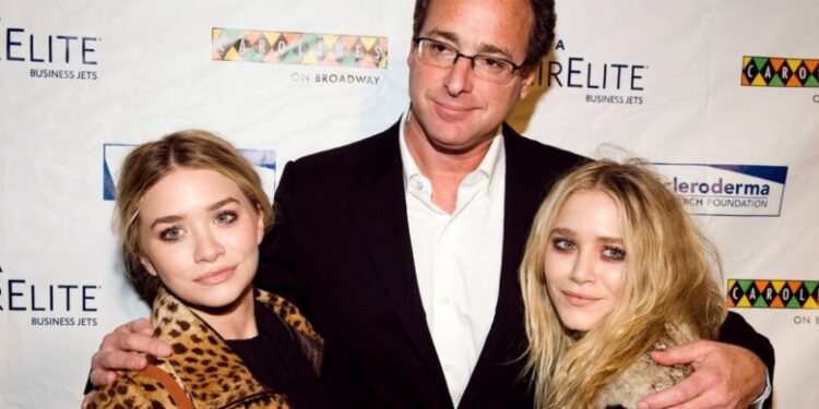 Las gemelas Olsen y Bob Saget (+). Foto de archivo.