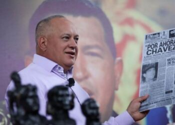 Diosdado Cabello. Foto Con el mazo.