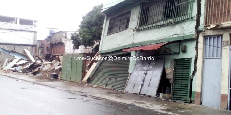 Catia, viviendas. Foto @DelmiroDeBarrio