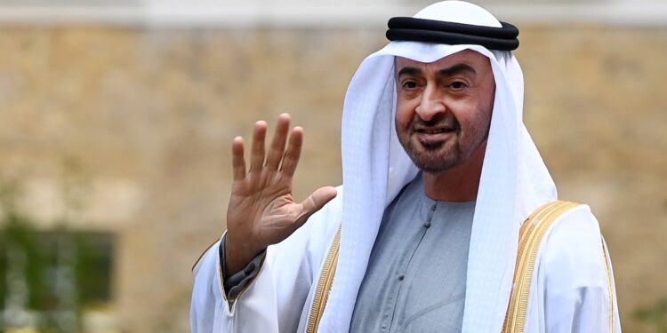 El príncipe heredero de Abu Dabi y gobernante de facto de Emiratos Árabes Unidos (EAU), Mohamed bin Zayed Al Nahyan, en una imagen de archivo. EFE/EPA/ANDY RAIN