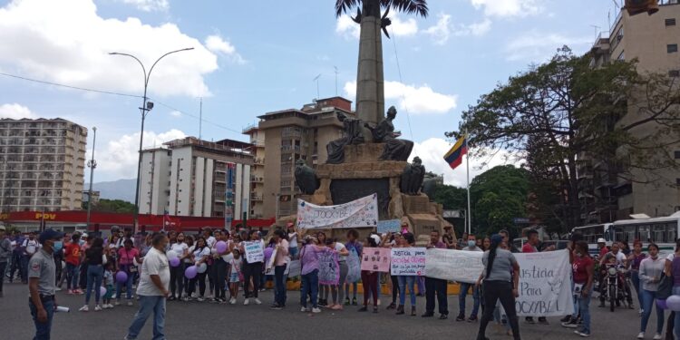 Vecinos de La Vega, protestas asesinato joven de 16 año. Foto @ecorina2