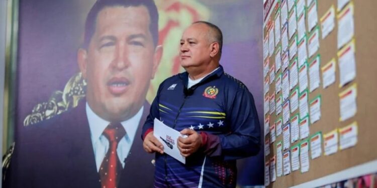 Diosdado Cabello. Foto Con el Mazo.