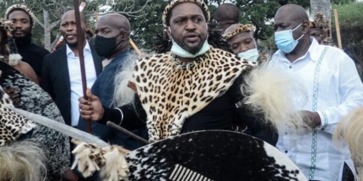 El príncipe Misuzulu Zulu, rey de los zulúes en Sudáfrica. Foto de archivo.
