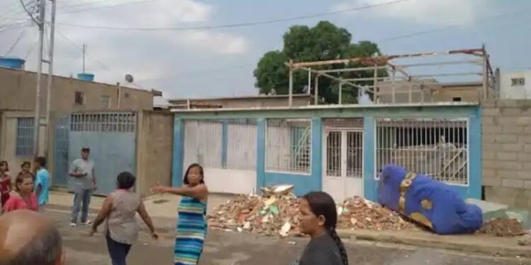 Explosión, casa en Anzoátegui. Foto cortesía.