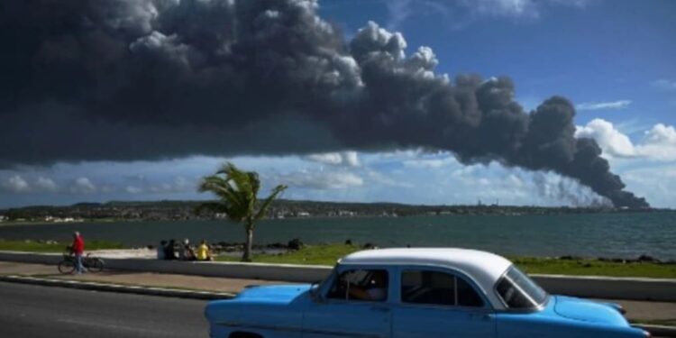 Incendio Cuba. Foto de archivo.