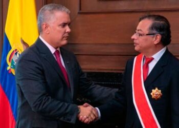 Iván Duque y Gustavo Petro. Foto agencias.