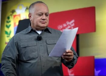 Diosdado Cabello. Foto Con el Mazo.