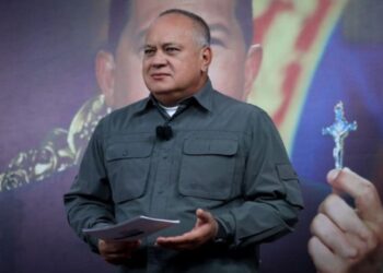 Diosdado Cabello. Foto Con el Mazo.