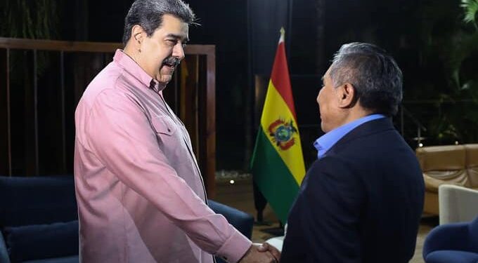 Nicolás Maduro y el canciller de Bolivia, Rogelio Mayta. Foto @PresidencialVen