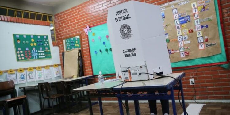 Un centro de votación en Porto Alegre (REUTERS/Diego Vara)