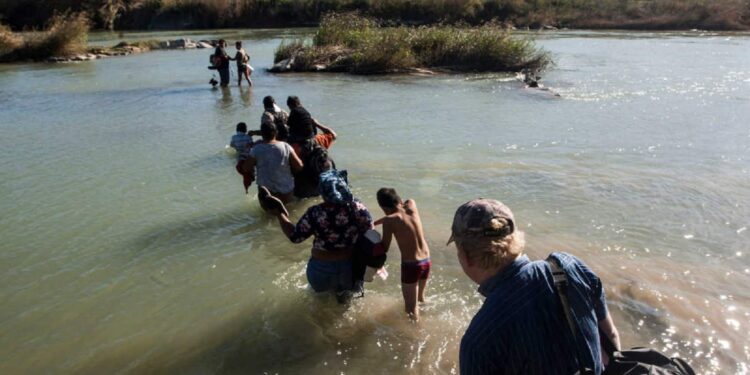 Ingreso de venezolanos por la frontera a EE.UU. Foto agencias.