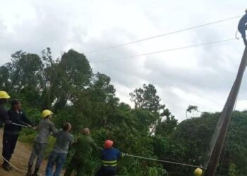 Sistema eléctrico en Cuba. Foto @OSDE_UNE