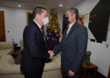 Cancille de Maduro , Carlos Faría, y el embajador de Irán en el país caribeño, Hojjatollah Soltani. Foto @Fariacrt