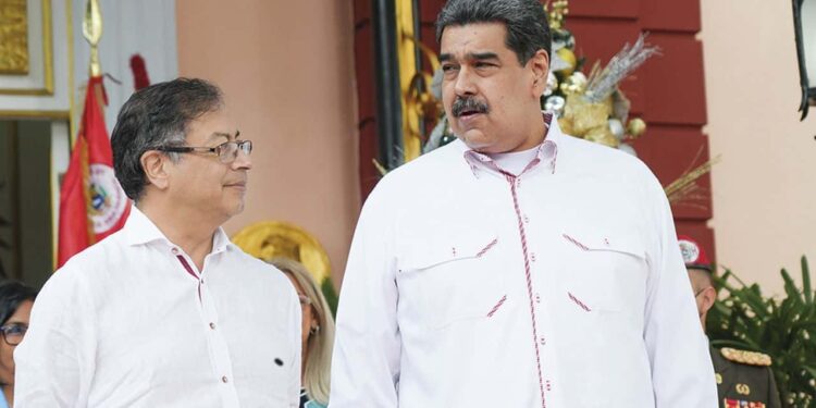 Gustavo Petro en Caracas. Nicolás Maduro. Foto agencias.