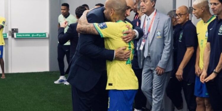 Dani Alves & Tite. Foto Instagram @danialves