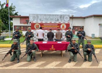 Detenidos Tren de Guayana. Foto @dhernandezlarez