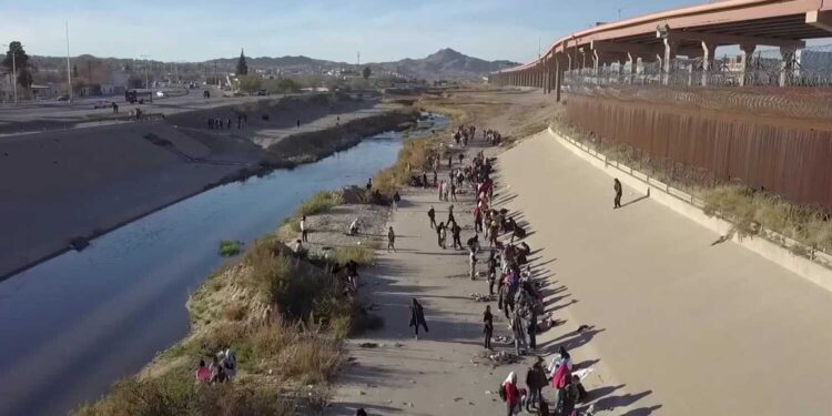 El Paso, cruce de migrantes. Foto de archivo.