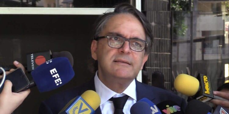 El presidente de Fedecámaras, Carlos Fernández. Foto Yahoo Noticias.