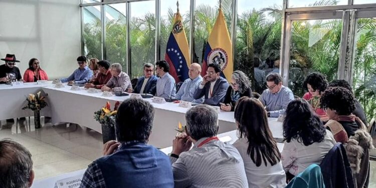 Gobierno de Colombia y ELN. Foto @BrunoRguezP