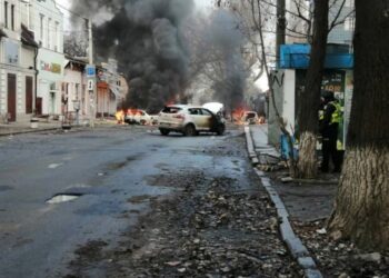 Imagen de los bombardeos rusos de ayer en Jersón, (Ucrania) .SERVICE OF UKRAINE HANDOUT — BEST QUALITY AVAILABLE — MANDATORY CREDIT: STATE EMERGENCY SERVICE OF UKRAINE —