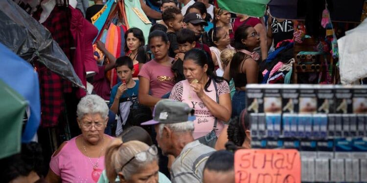 Vzla, compras navideñas. Foto EFE Rayner Peña R