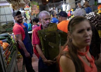 Vzla, compras navideñas. Foto EFE Rayner Peña R