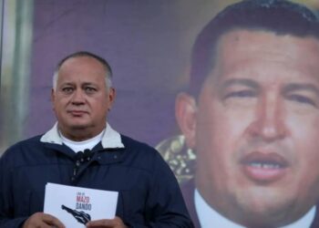 Diosdado Cabello. Foto Con el mazo.