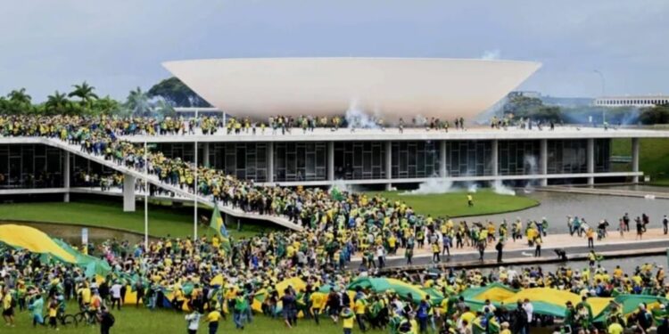 Brasil, manifestantes. Congreso Nacional. Foto Twitter.