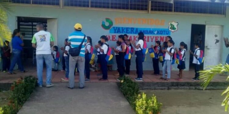 Delta Amacuro, escuela. Foto Radio Fe y Alegría Noticias.