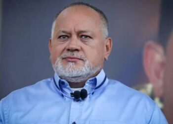 Diosdado Cabello. Foto Con el mazo.