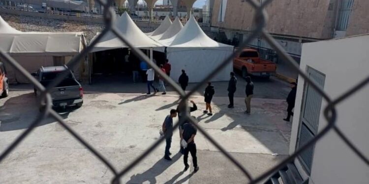 Migrantes. Foto El Heraldo de Juárez.