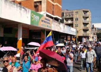 Valencia. marcha de las bolsas vacías. Foto Rosimar Sánchez Radio Fe y Alegría Noticias