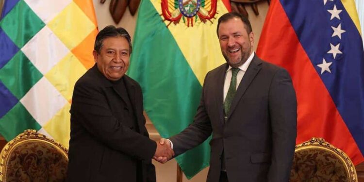 El vicepresidente de Bolivia, David Choquehuanca y el canciller de Maduro, Yván Gil. Foto @yvangil