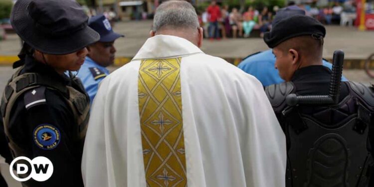 Nicaragua, sacerdotes. Régimen de Daniel Ortega. Foto DW