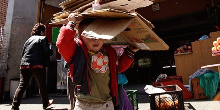 Trabajo infantil ilegal. Foto de archivo.