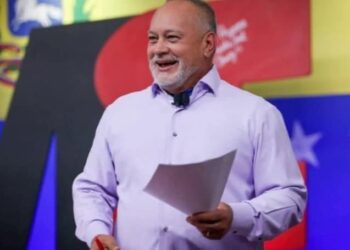 Diosdado Cabello. Foto Con el mazo.