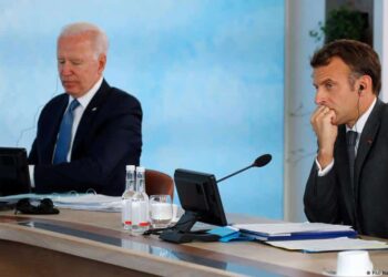El presidente de Estados Unidos, Joe Biden y el de Francia, Emmanuel Macron. Foto agencias.