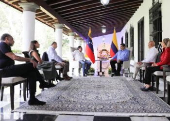 Gustavo Petro y Nicolás Maduro, Casa Cultural Aquiles Nazoa. Foto @PresidencialVen